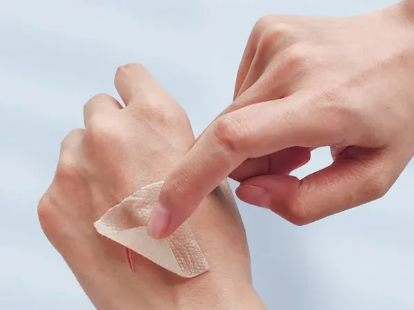 Curativos adesivos de gel de silicone